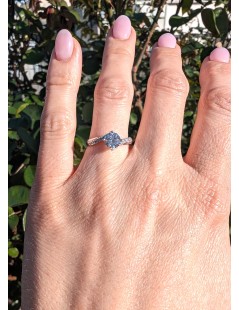 Anello Solitario in oro bianco con zirconi