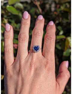 Anello Cuore in Oro Bianco con Zirconi