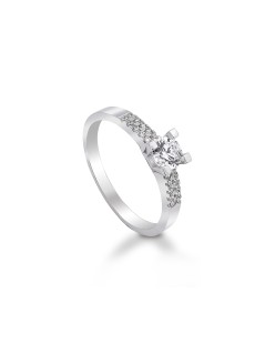Anello solitario in oro bianco con zirconi